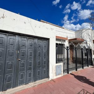 Sarmiento  1800 - U$D 50.000 - Casa en Venta